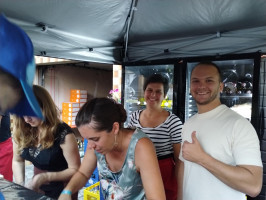 Das Ausschankteam der SPD Weinlaube am Bürgerfest in Erbendorf 2024