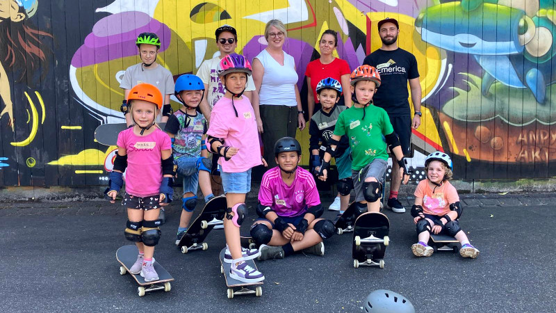 Ferienprogramm 2025 - Skateboarden bei strahlendem Sonnenschein
